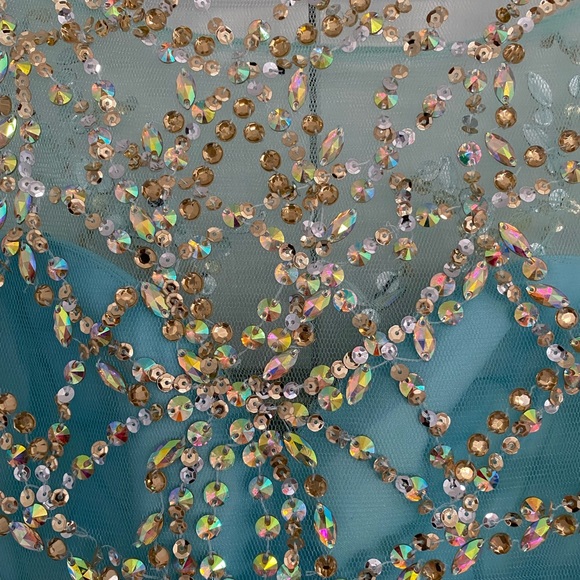 Wedding dress - Picture 6 of 6